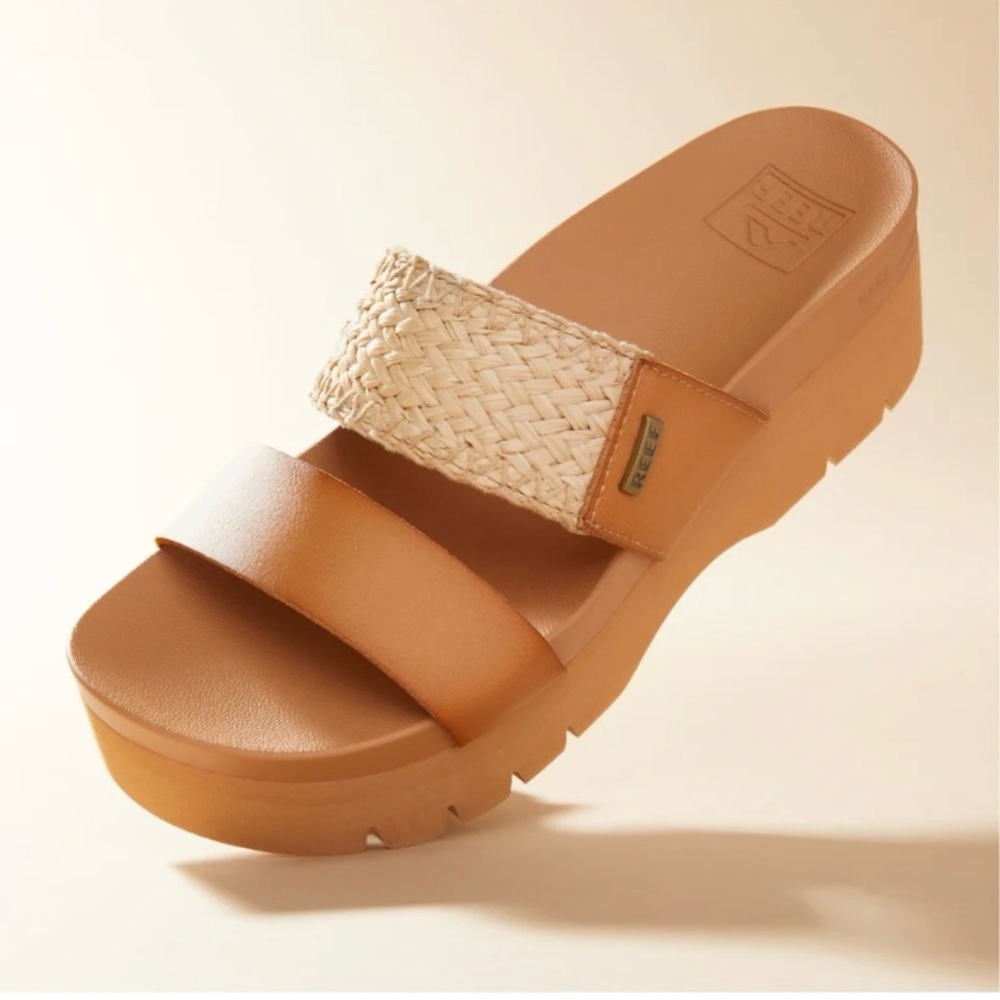 Reef Women's Vista Braid II sandals in a natural color platform 7.5 - Picture 3 of 11